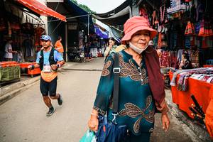 BIB: 
                            <button type="button" onclick="openModal(25510269)" class="btn btn-primary btn-sm float-right btn-popup" data-toggle="modal" data-target=".modal-high-quality">
                        <i class="fas fa-shopping-cart"></i> Add to Cart
                    </button>
                                            <button type="button" onclick="isThisMe(25510269, true)" class="btn btn-success btn-sm float-right btn-popup btn-isme hidden" data-toggle="tooltip" data-placement="bottom" title="นี่คือรูปของคุณใช่ไหม คลิกที่นี่เพื่อเอาเข้าอัลบั้ม">
                        <i class="fas fa-plus"></i> Add to album
                    </button>
                    <button type="button" onclick="isThisMe(25510269, false)" class="btn btn-warning btn-sm float-right btn-popup btn-isnotme hidden">
                        <i class="fas fa-ban"></i> Remove from album
                    </button>